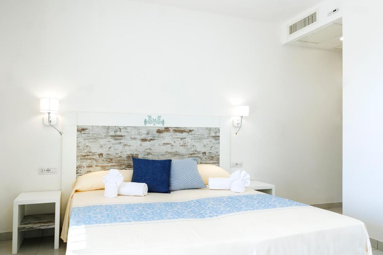 Mercury Beach Hotel SantʼAntìoco エクステリア 写真