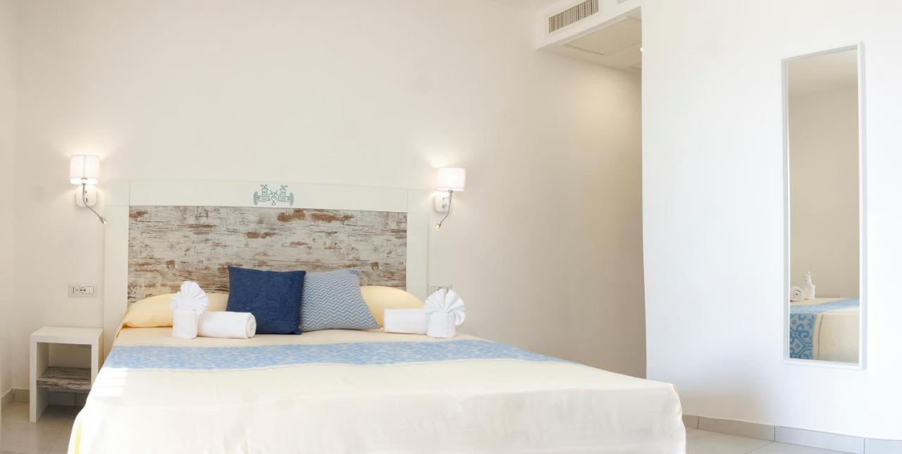 Mercury Beach Hotel SantʼAntìoco エクステリア 写真
