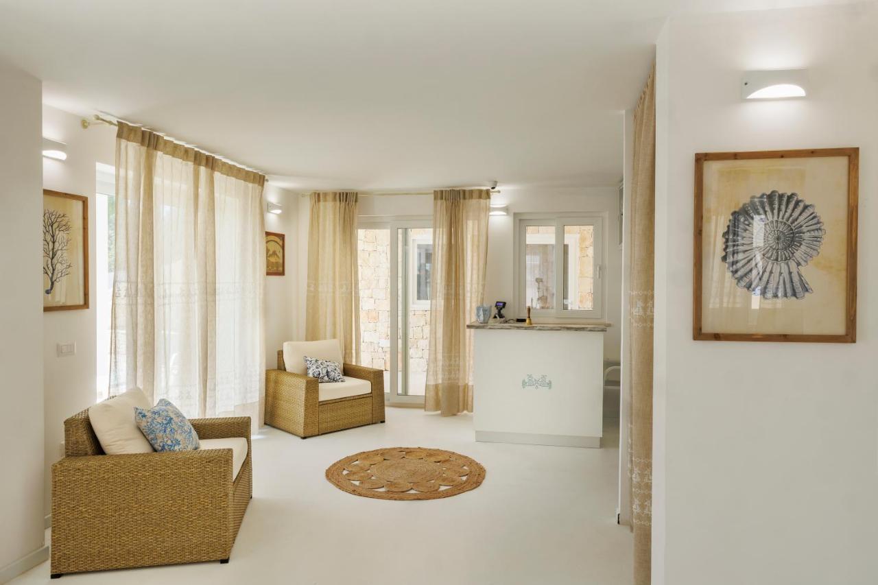 Mercury Beach Hotel SantʼAntìoco エクステリア 写真