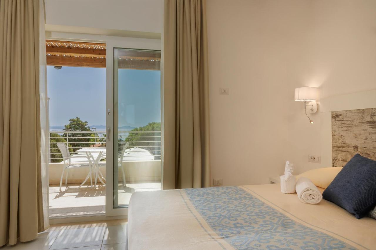 Mercury Beach Hotel SantʼAntìoco エクステリア 写真