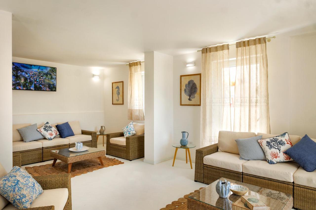Mercury Beach Hotel SantʼAntìoco エクステリア 写真