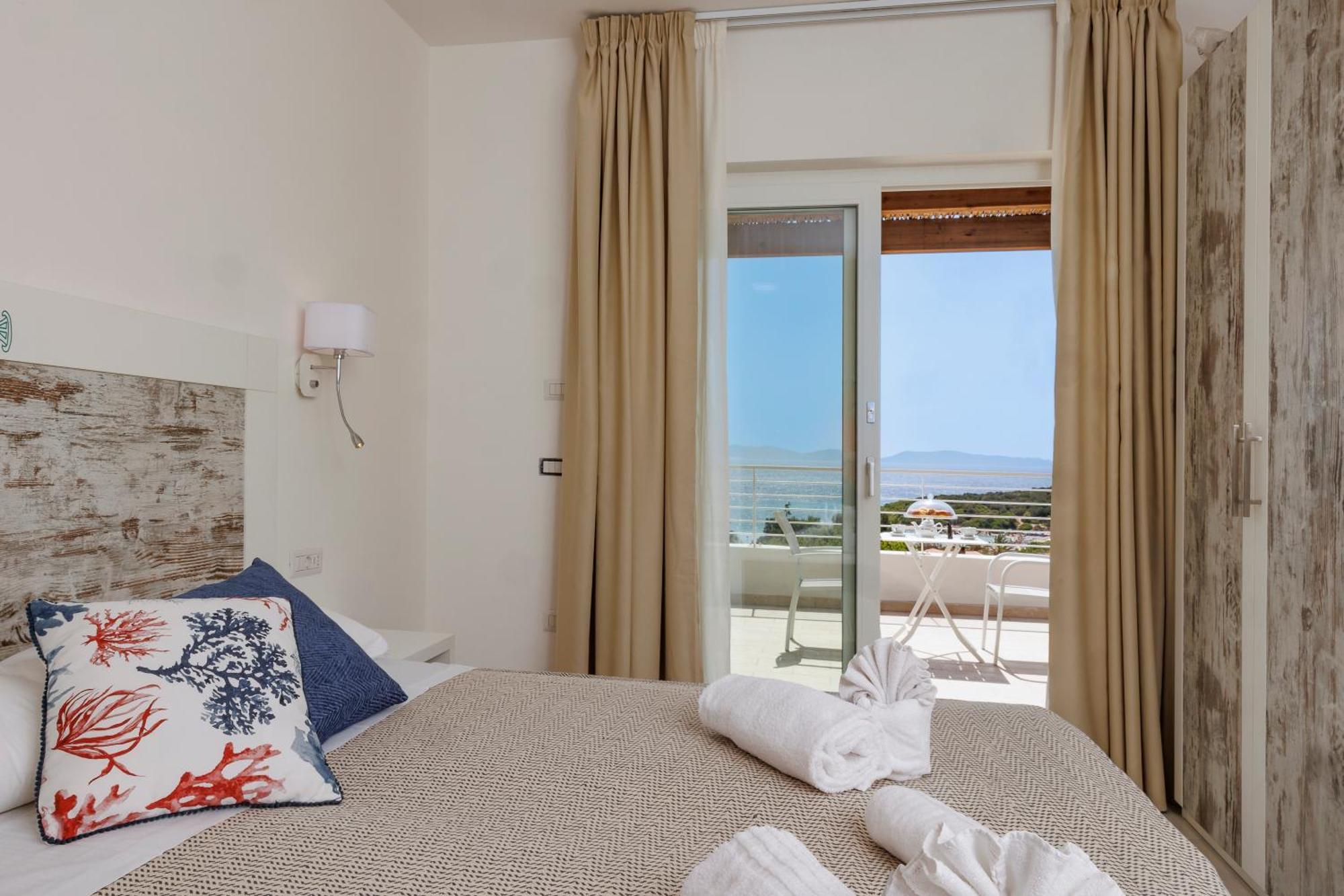 Mercury Beach Hotel SantʼAntìoco エクステリア 写真